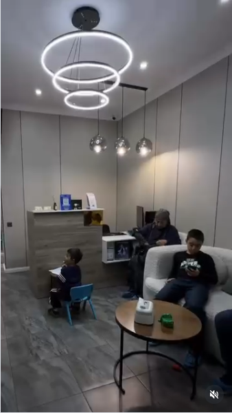 Интерьер клиники 3D Dental — зал ожидания